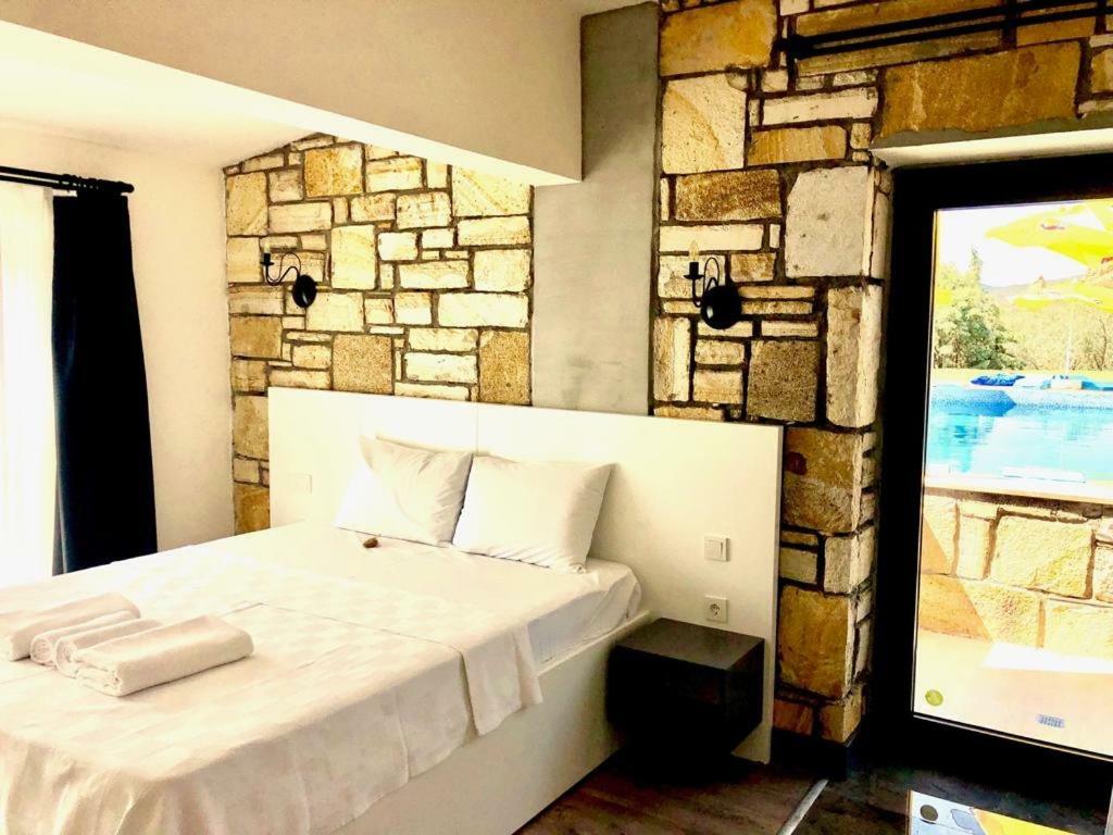 Victoria Hotel And Lounge Фоча Экстерьер фото
